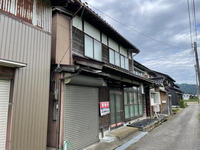 Traditional 8DK House in Fukumitsu, Nanto City - 176sqm Living Space — Image 2, Nanto, Toyama