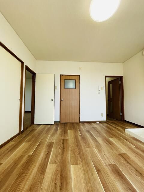 2DK Apartment for Rent near Minami-Hiragishi Station, Sapporo - Thumbnail 3