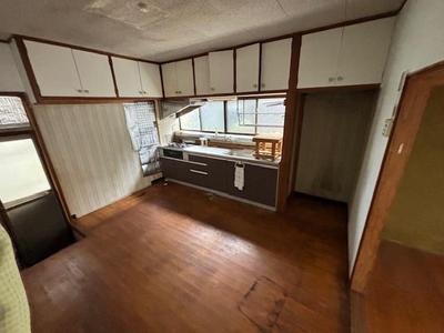 [Hatomark Site] 5LDK Used Detached House in Ichimanjocho, Miyakonojo City, Miyazaki Prefecture — Image 4, Miyakonojo, Miyazaki