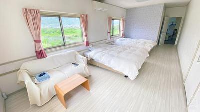 Spacious 10SLDK Beachside Villa with Private Onsen in Chikura — Image 3, Minamiboso, Chiba