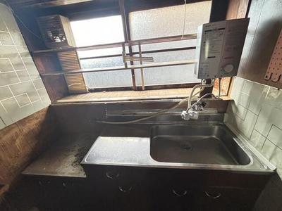 Affordable 3DK House in Yawatahama City - 70sqm Living Space — Image 1, Yawatahama, Ehime