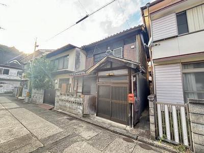 Affordable 3DK House in Yawatahama City - 70sqm Living Space — Image 1, Yawatahama, Ehime