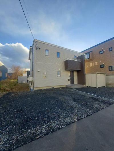 Modern 5LDK House in Shiroishi, Sapporo - 272m² Plot — Image 1, Shiroishi, Hokkaido