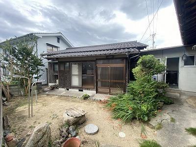 Traditional 9DK House for Sale in Satomi, Okayama — Image 1, Satosho, Okayama