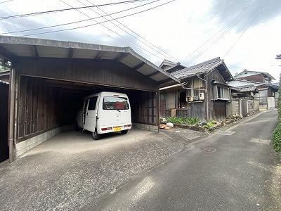 Traditional 9DK House for Sale in Satomi, Okayama — Image 1, Satosho, Okayama