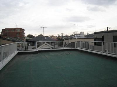 Traditional Home with Garden in Mejiro-dai, Bunkyo-ku — Image 1, Bunkyo, Tokyo
