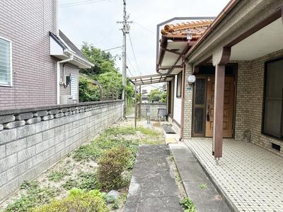 Spacious 5DK House in Sairenji-cho, Niihama - 243m² Land — Image 4, Niihama, Ehime
