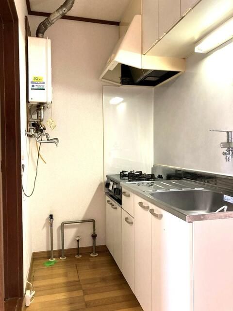 1LDK Apartment for Rent in Sapporo with Kerosene Heating - Image 1