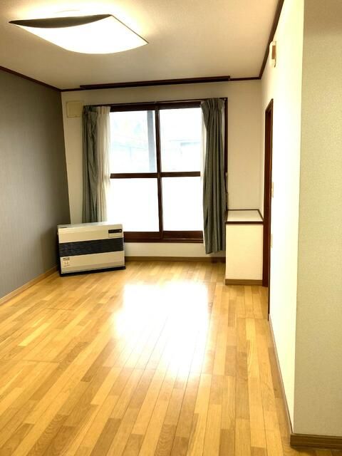 1LDK Apartment for Rent in Sapporo with Kerosene Heating - Thumbnail 4