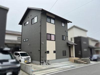 Modern 3LDK House with KURA Storage in Fujinomiya, Mount Fuji Area — Image 1, Fujinomiya, Shizuoka