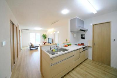 Modern Smart House in Yaizu - 3SLDK with Solar Power — Image 4, Yaizu, Shizuoka