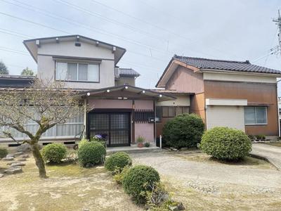 Spacious 9DK House with 1,890m² Land in Imizu City, Toyama — Image 1, Imizu, Toyama