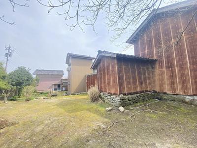 Spacious 9DK House with 1,890m² Land in Imizu City, Toyama — Image 1, Imizu, Toyama