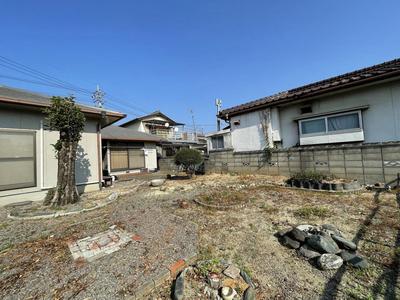 Single-Story Traditional Home in Niihama with Large Garden — Image 1, Niihama, Ehime