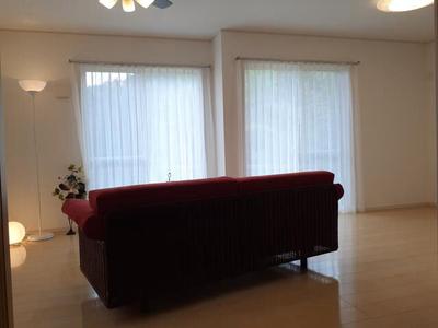 Spacious 4SLDK House in Sakahama, Inagi - 295sqm Land with Garden — Image 2, Inagi, Tokyo