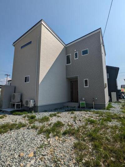 Modern 4LDK House in Higashine City, Built 2023 — Image 1, Higashine, Yamagata