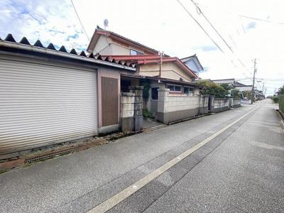 Spacious 4LDK House in Nyuzen-machi with Garage, Near Station — Image 4, Nyuzen, Toyama