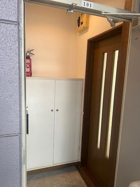 Renovated 2LDK Apartment for Rent in Sapporo Shiroishi Ward - Thumbnail 2