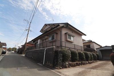 Spacious 4LDK House in Kurume City - 199m² Plot with Parking — Image 1, Kurume, Fukuoka