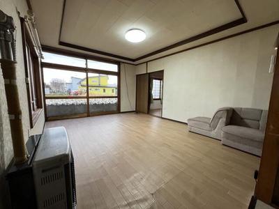 4LDK House for Sale in Shibetsu, Hokkaido - Investment Opportunity — Image 3, Shibetsu, Hokkaido