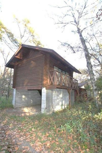 Mountain Villa with Garage in Nobeyama Highland, Nagano — House, Minamimaki, Nagano
