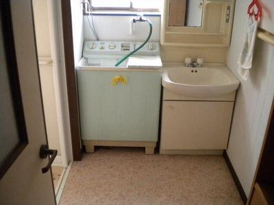 Spacious 6SDK House in Quiet Aizuwakamatsu Neighborhood — Image 2, Aizuwakamatsu, Fukushima