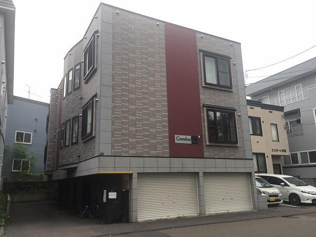 1LDK Apartment for Rent in Shiroishi Ward, Sapporo - Thumbnail 2