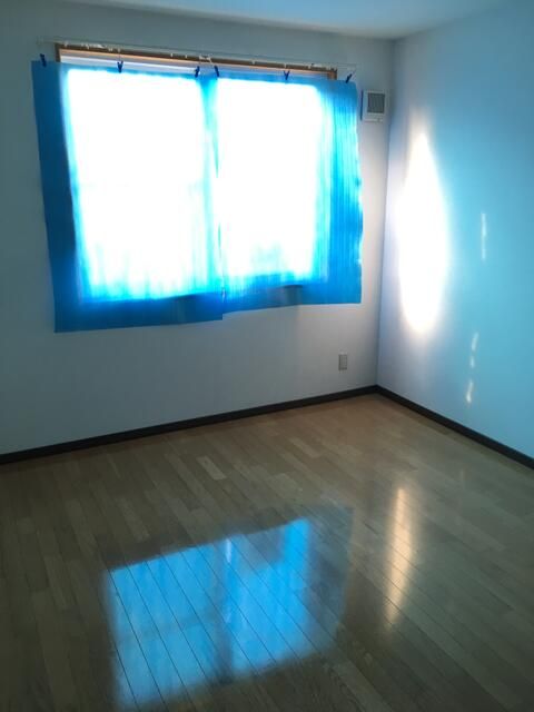 2LDK Apartment with Sunroom & Parking in Takikawa, Hokkaido - Thumbnail 4