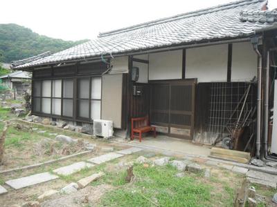 Traditional House on Oshima Island, Niihama - 730sqm Plot — Image 1, Niihama, Ehime