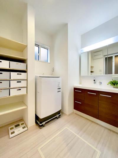 Modern 4LDK House with Solar Panels in Kazo City — Image 4, Kazo, Saitama