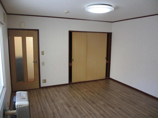 1R Apartment for Rent in Nayoro, Hokkaido - 20,000 Yen - Thumbnail 2