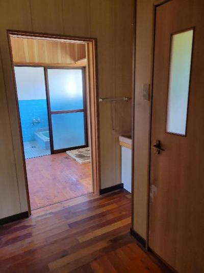 Traditional Wooden House in Kushima City - 3DK on Large Plot — Image 3, Kushima, Miyazaki