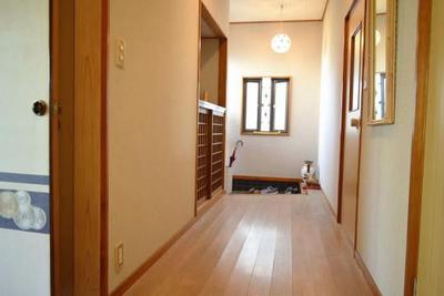 Spacious 3LDK House in Atami's Midorigaoka District — Image 3, Atami, Shizuoka