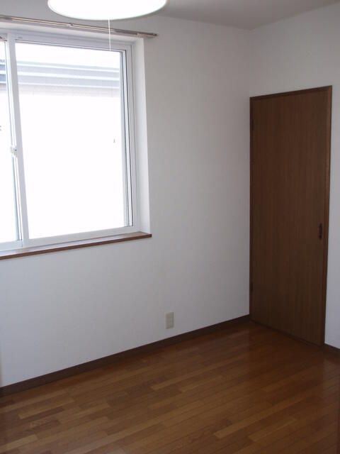 1DK Apartment for Rent in Quiet Sapporo Chuo-ku near Maruyama Park - Thumbnail 3