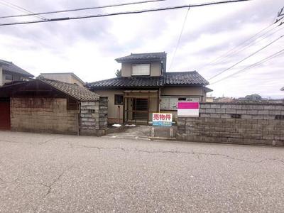 Traditional 6DK House with 389m² Land in Uozu City — Image 1, Uozu, Toyama