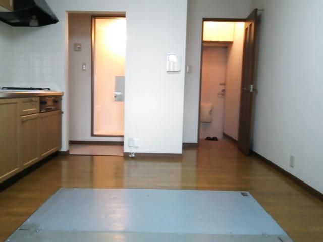 1DK Apartment for Rent in Sapporo's Toyohira Ward - Thumbnail 4