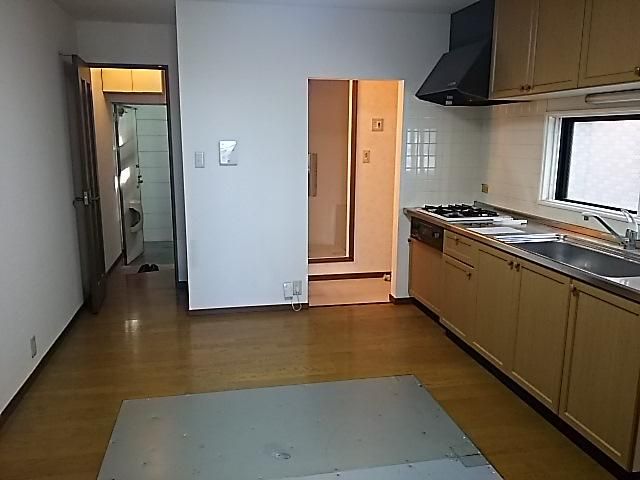 1DK Apartment for Rent in Sapporo's Toyohira Ward - Thumbnail 3