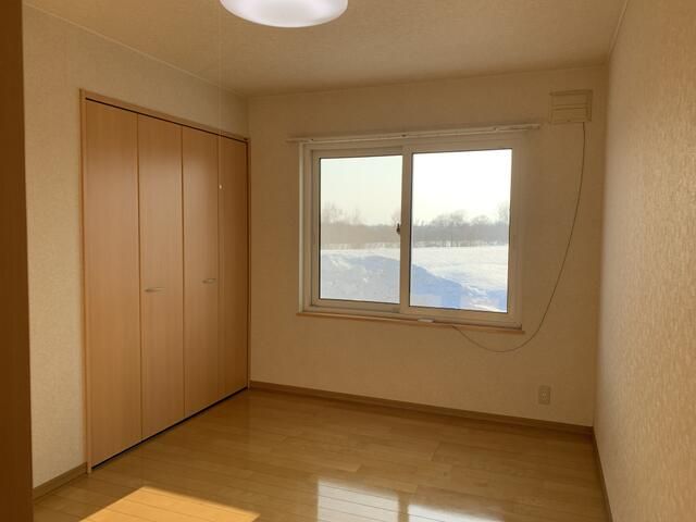 1LDK Apartment for Rent in Takikawa, Hokkaido | Quiet Area, Parking - Thumbnail 2
