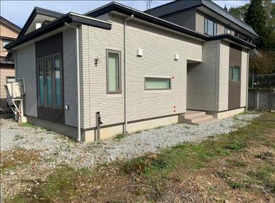 Modern 4LDK House in Kazuno City - Energy Efficient Home for Sale — Image 1, Kazuno, Akita