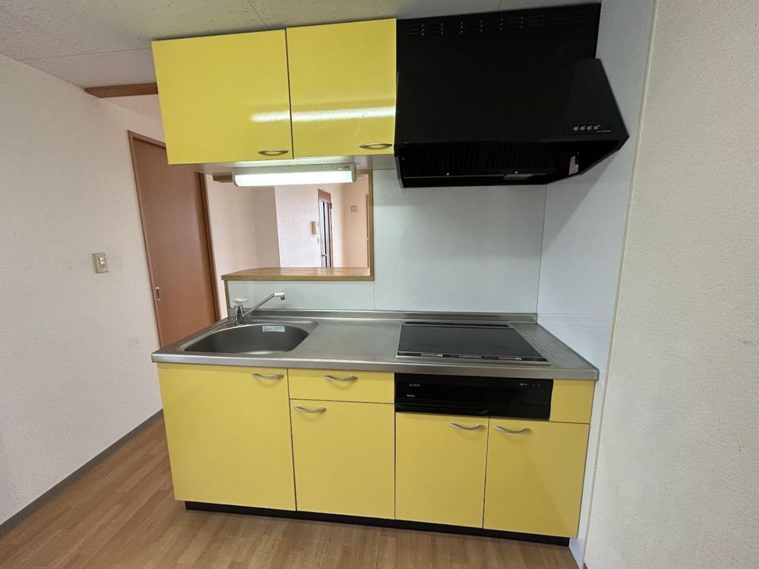 2LDK Apartment for Rent in Wakkanai, Hokkaido - All-Electric, Auto-Lock - Thumbnail 2