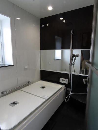 Spacious 8LDK House in Matsumoto with Solar Panels — Image 1, Matsumoto, Nagano