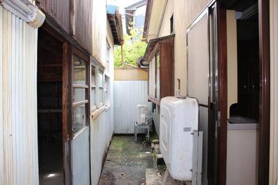 5DK House for Sale in Yawata-cho, Imizu - Investment Property — Image 2, Imizu, Toyama