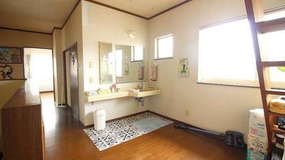 Spacious 5SLDK House with Store in Hososhima, Hyuga City — Image 3, Hyuga, Miyazaki