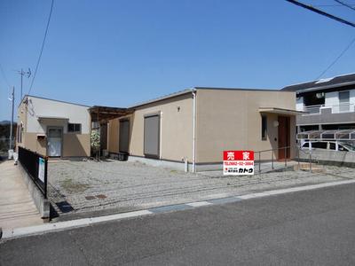 Spacious 3LDK House in Hyuga City - Prime School District Location — Image 1, Hyuga, Miyazaki