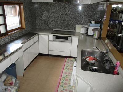 8LDK Hot Spring District Home in Chikuma City — Image 2, Chikuma, Nagano