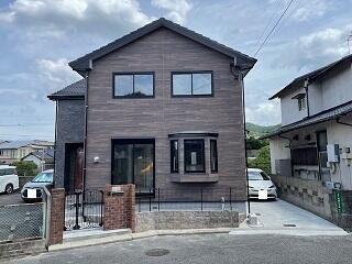 Spacious 4SLDK House for Sale in Yahatanishi, Kitakyushu — Image 1, Yahatanishi, Fukuoka