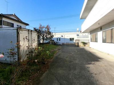 Spacious 2DK House in Akasaka-cho, Sano - 455m² Land — Image 1, Sano, Tochigi