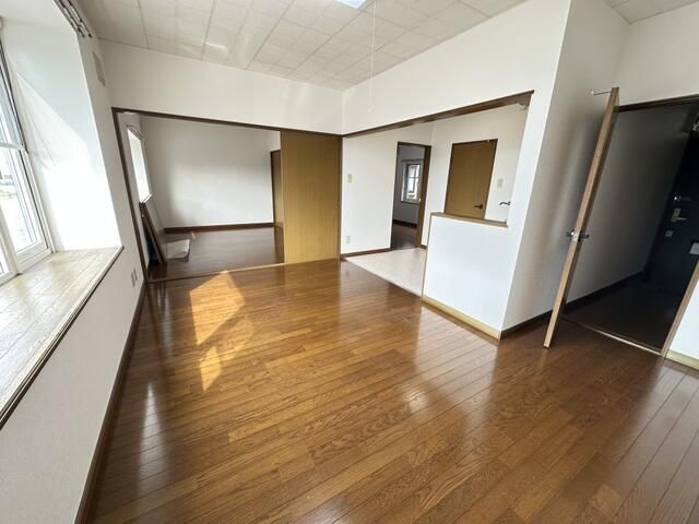 2LDK Apartment for Rent in Asahikawa, Hokkaido - 51.03 sqm - Thumbnail 3