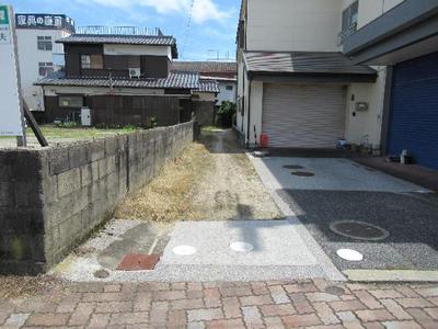Traditional 5DK House Near Yuyu Station, Iwakuni - 230m² Plot — Image 1, Iwakuni, Yamaguchi