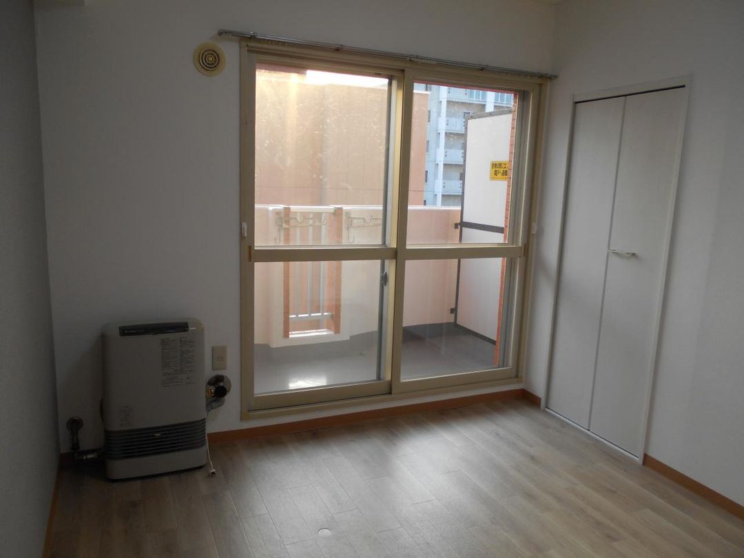 1DK Apartment for Rent near Kikusui Station, Sapporo - Thumbnail 3